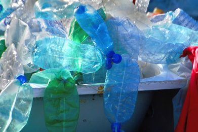 Krajowe wdrożenie dyrektywy plastikowej dotknie firmy i samorządy